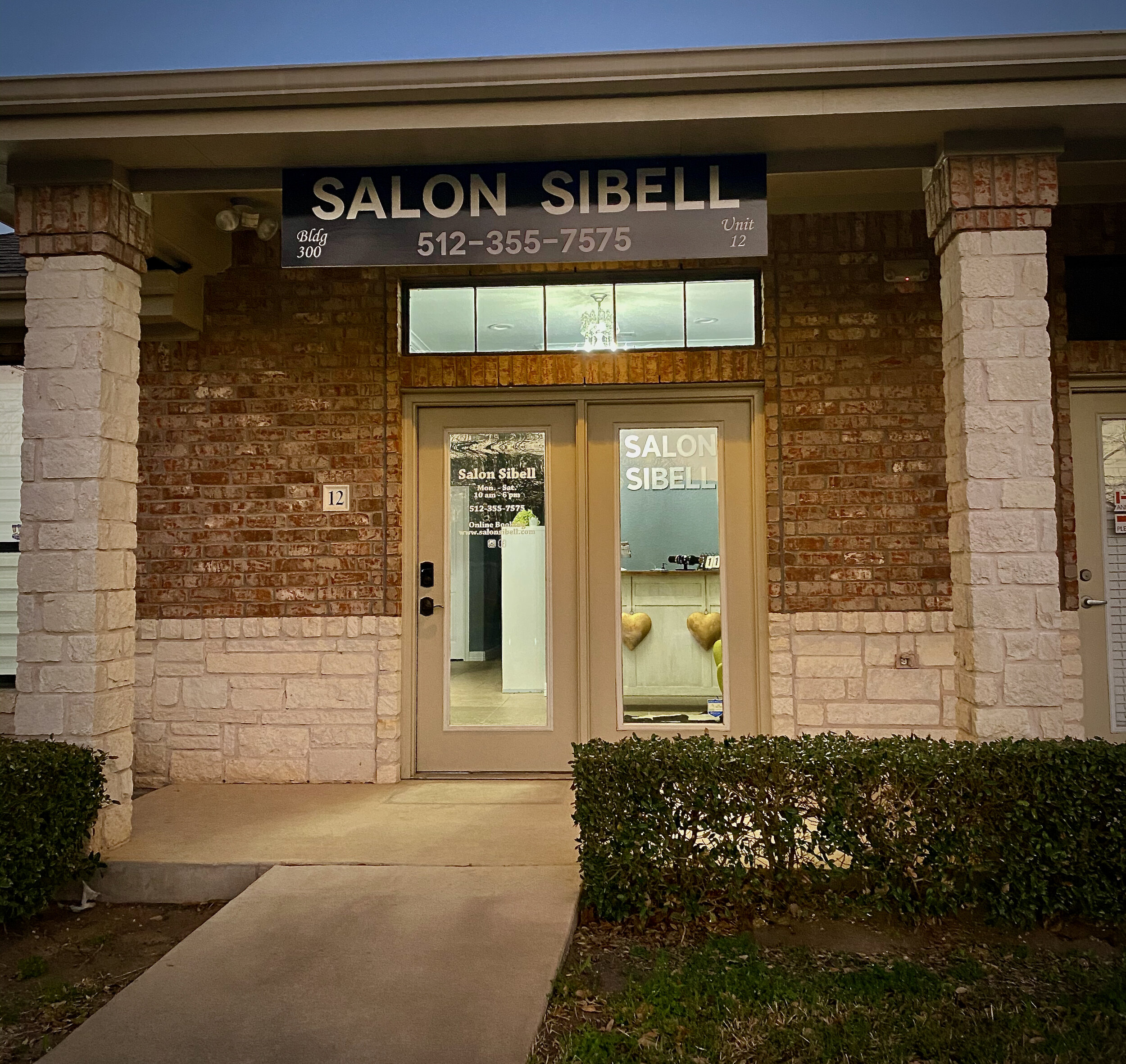 Salon interior photo 4