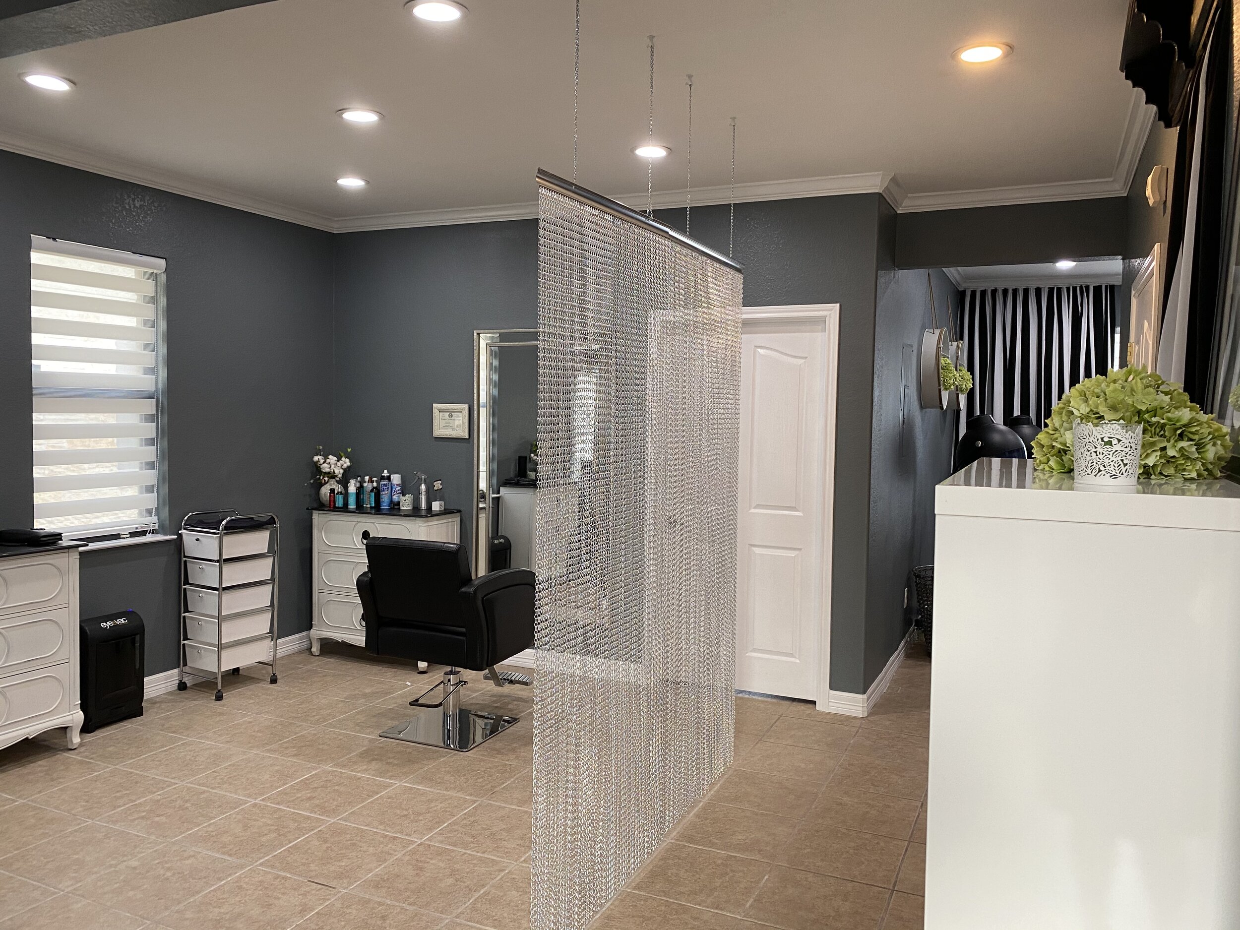 Salon interior photo 7