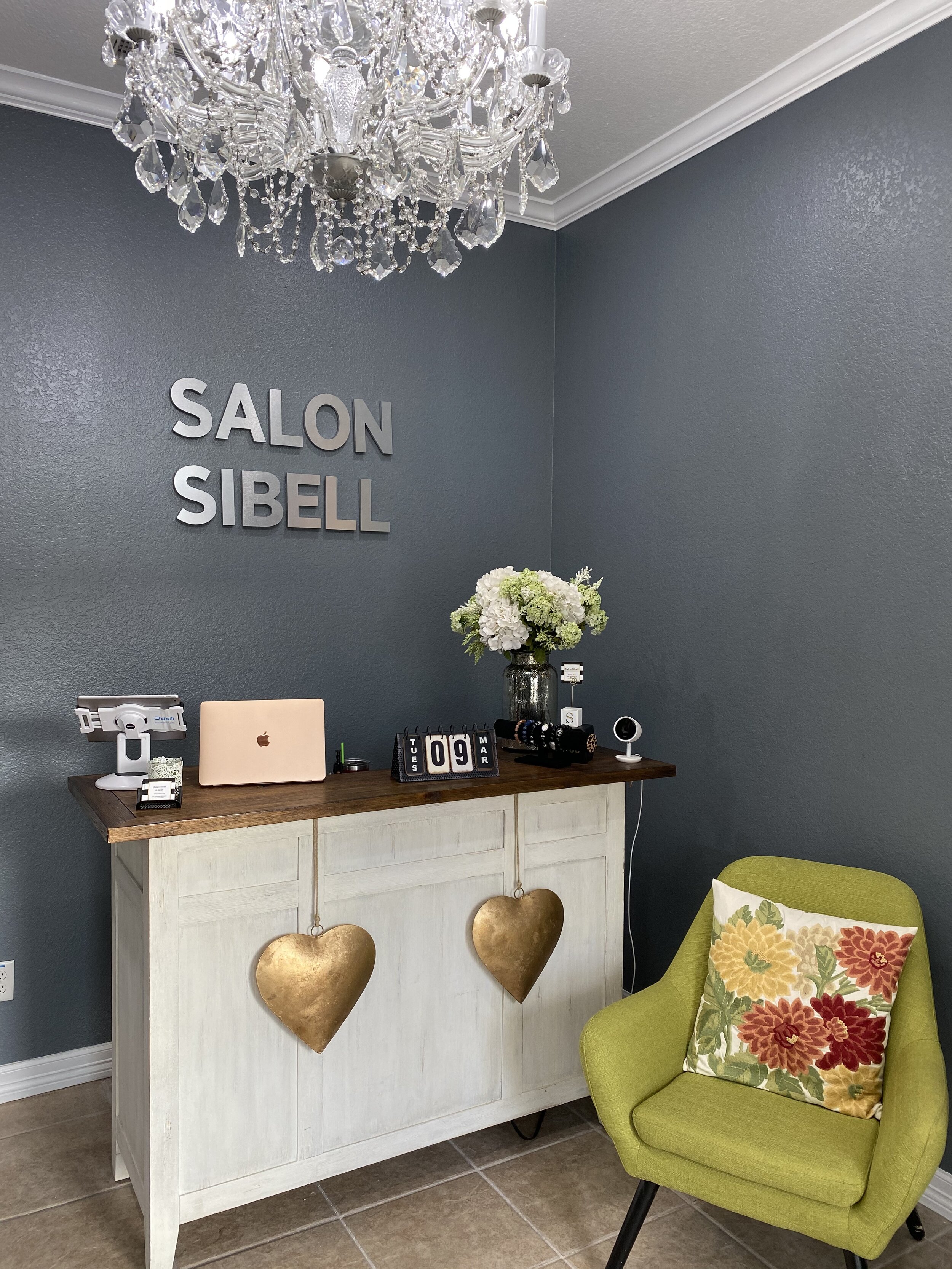 Salon interior photo 8