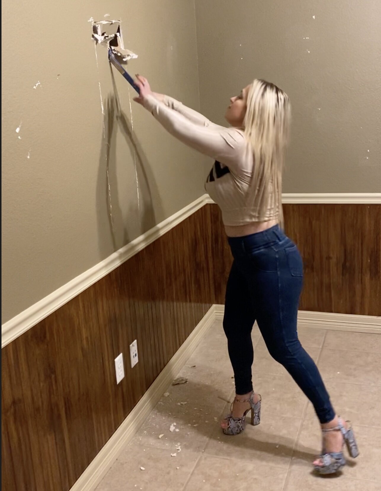 Salon location buildout photo 16